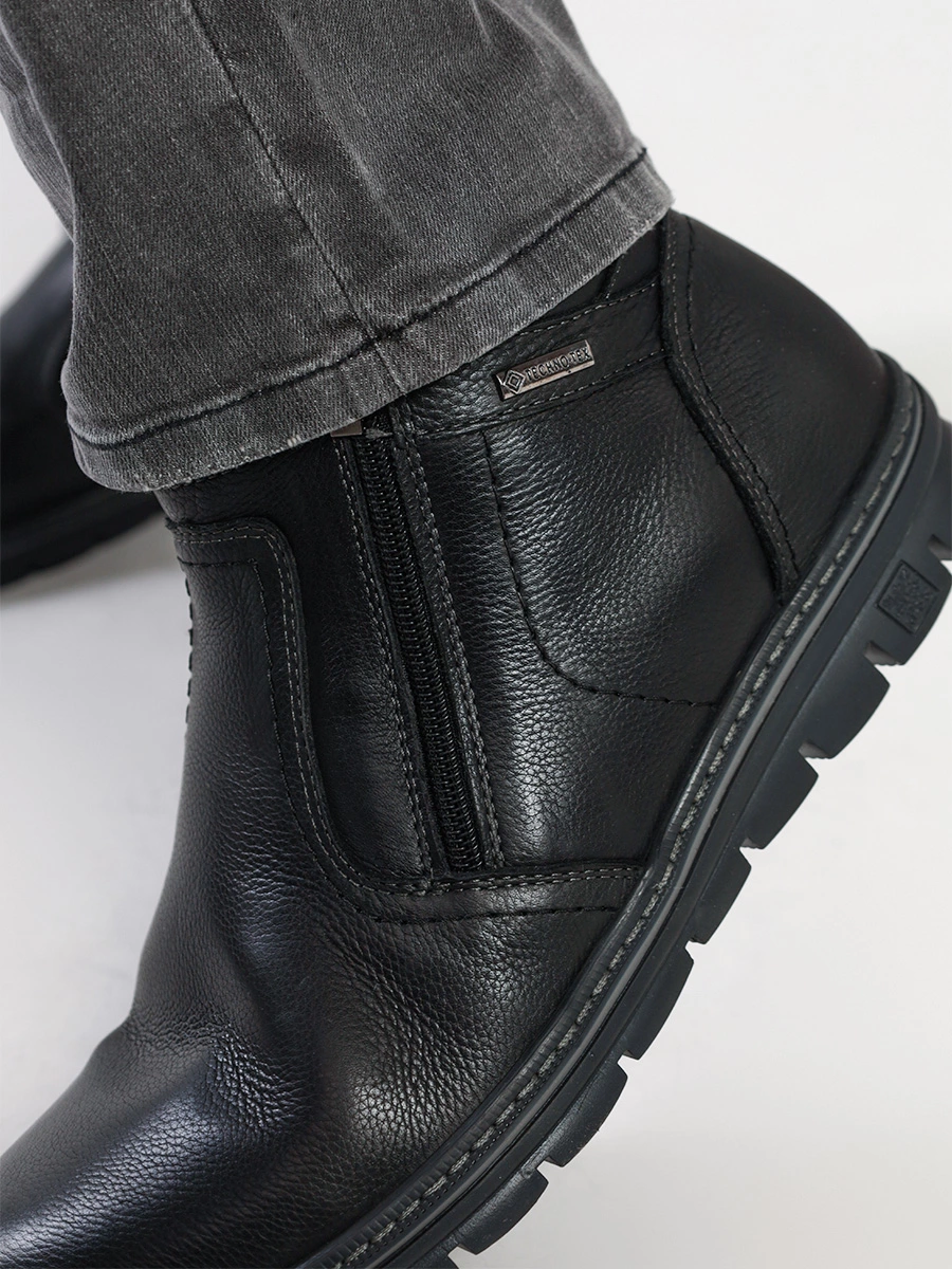 Ботинки черного цвета с боковыми молниями